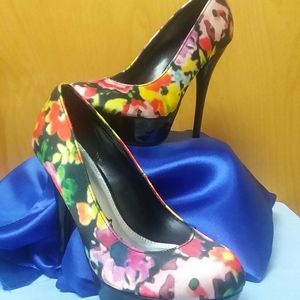 FLORAL PATTERN HEELS